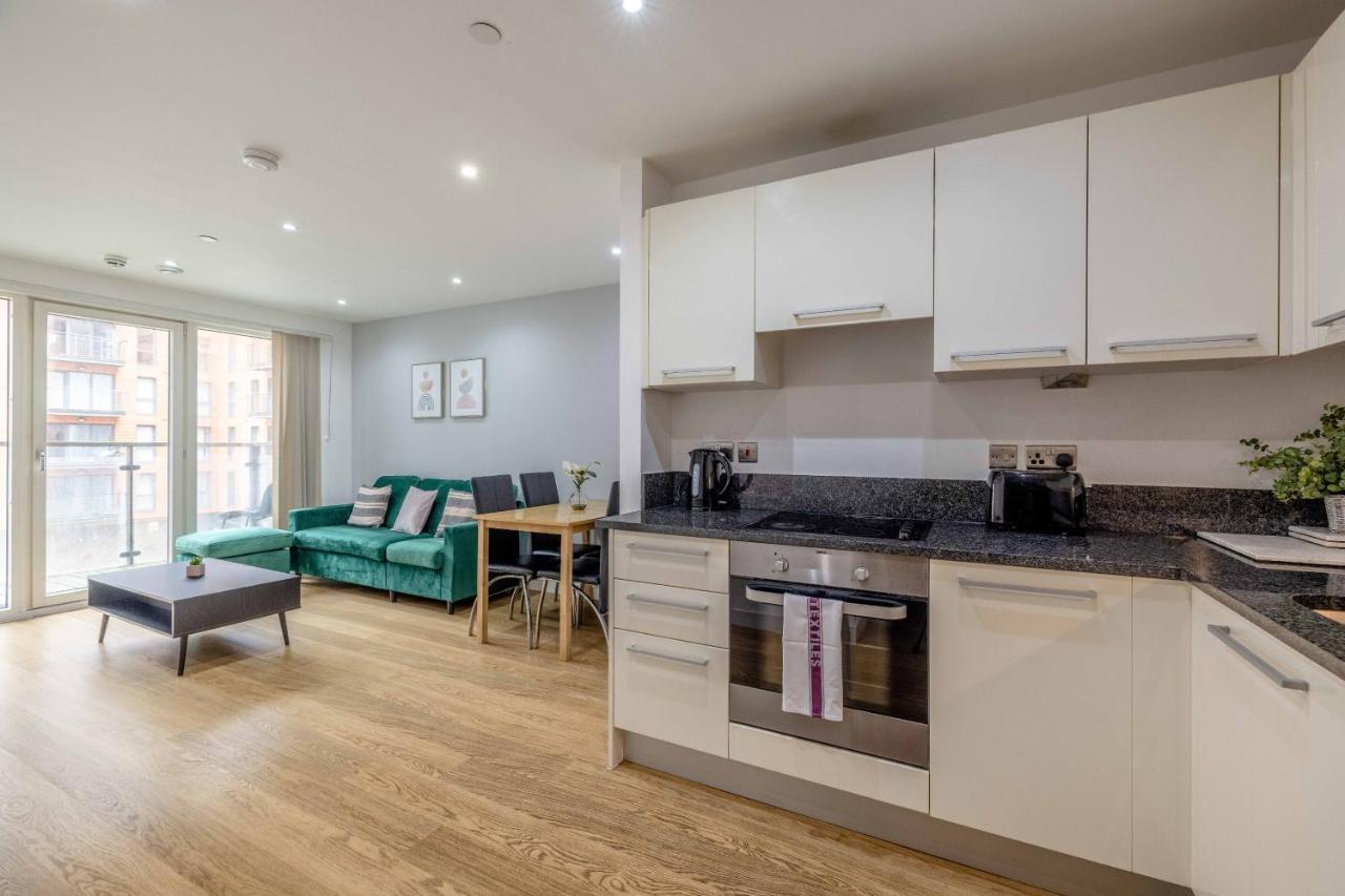 2 Bed At Slough Station & Parking - London In 20 Mins Διαμέρισμα Εξωτερικό φωτογραφία